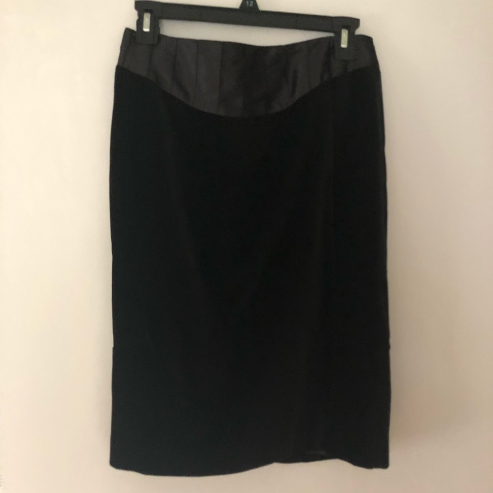 Club monaco black velvet pencil skirt, size 2